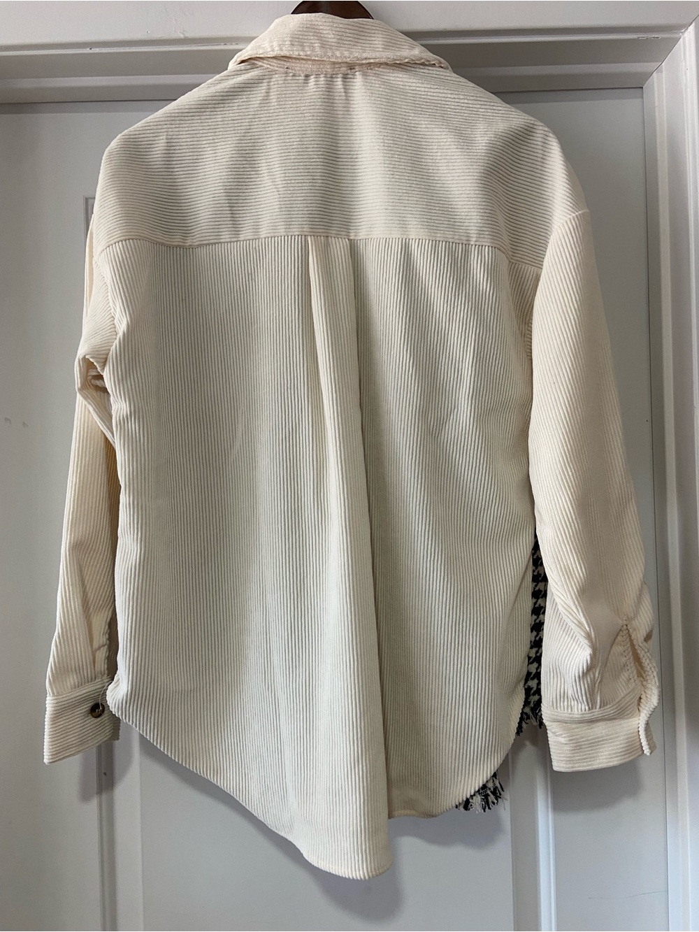 Blu Pepper Cream & Black Corduroy Houndstooth Utility Shacket - Picture 3 of 6